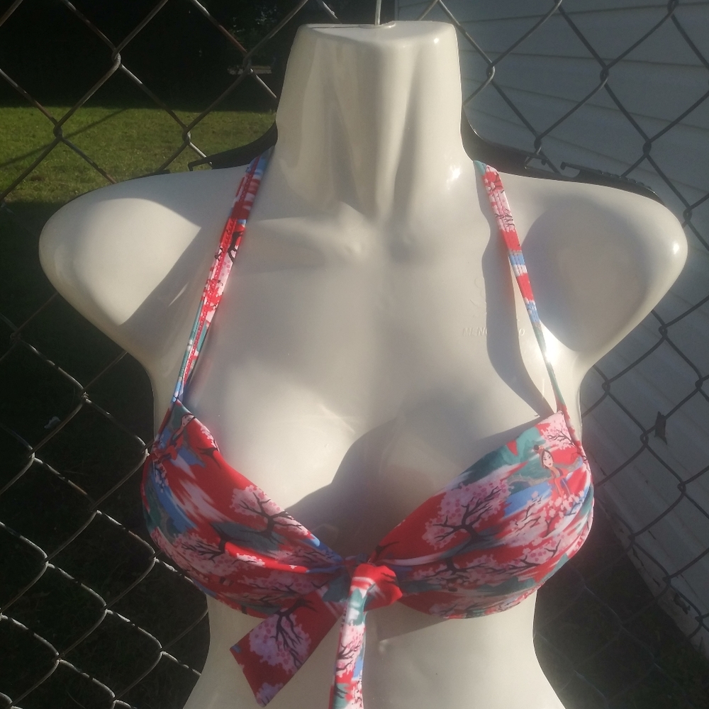 NWT DISNEY Mulan Swim Top 💖